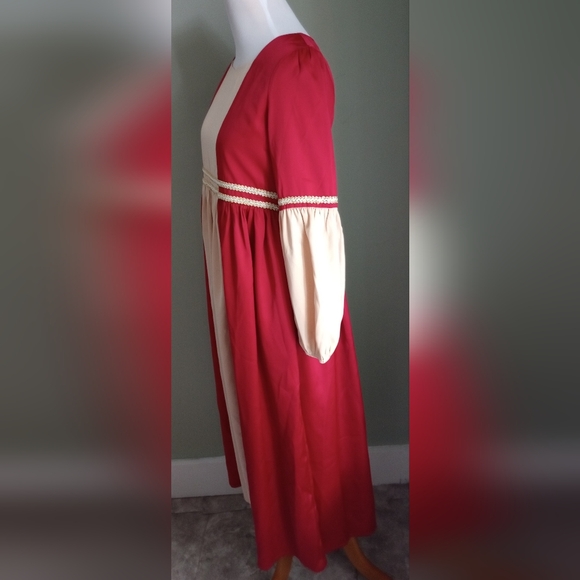 NWT Scarlett Darkness Costume Renaissance dress size 14 year 12-14 Girls - Picture 9 of 9